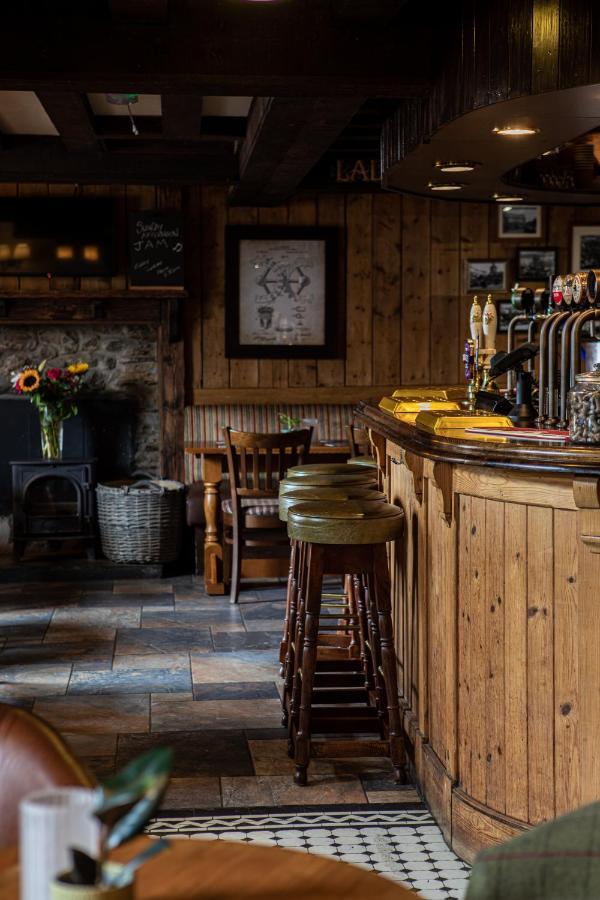 The Three Tuns Hotel เฮลสตัน ภายนอก รูปภาพ